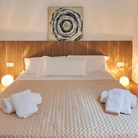 Le Di Gio' - Via Corridoni *